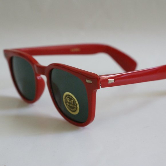 NWT True Vintage 90's Red frame Wayfair like style w/ glass G-15 lens sunglasses - Picture 3 of 4